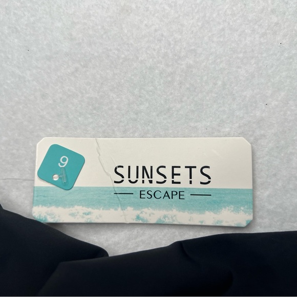 Sunsets Escape Black Amelia Tankini top size 6 - Picture 2 of 12